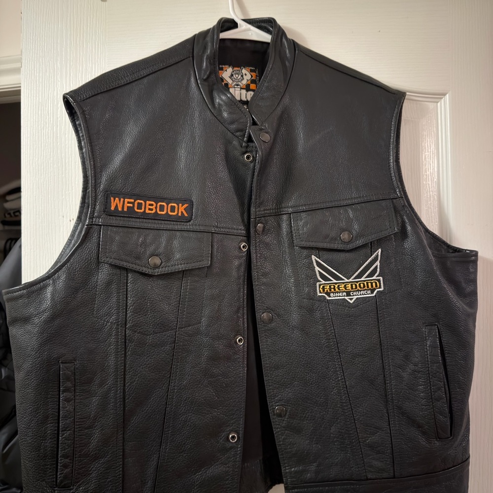 WFOBOOK Black Leather Biker Vest
